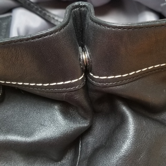 COACH | BLK SHOULDER TOTE, SILVER HARDWARE - Picture 6 of 7